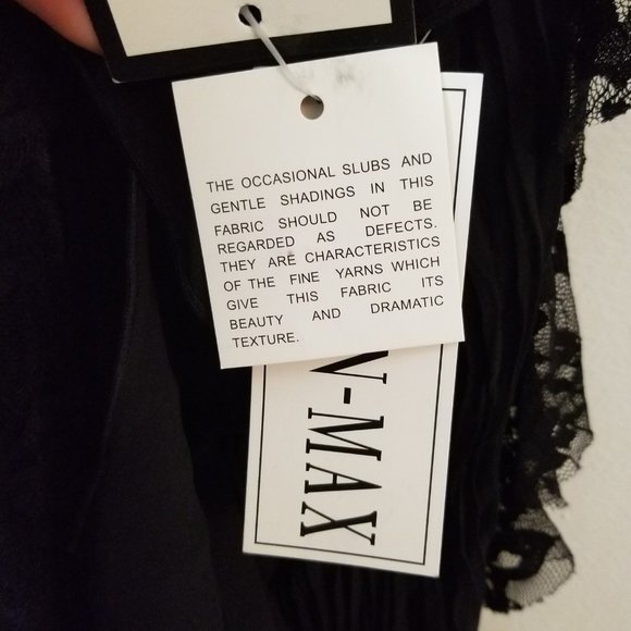 Mix media woven top with  and lace and back sheer pleating - Picture 7 of 10